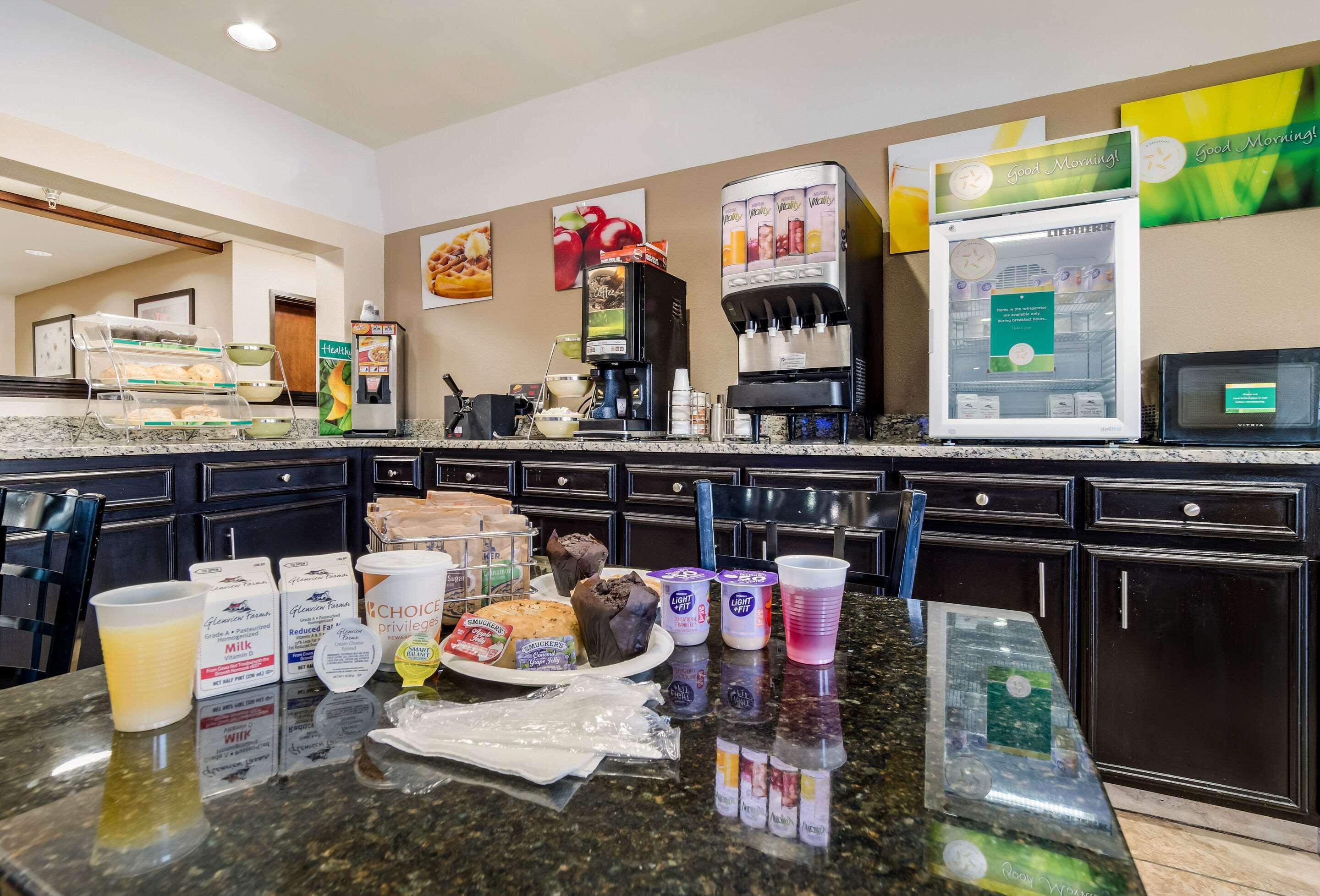 Quality Inn & Suites Augusta Fort Eisenhower Area Esterno foto