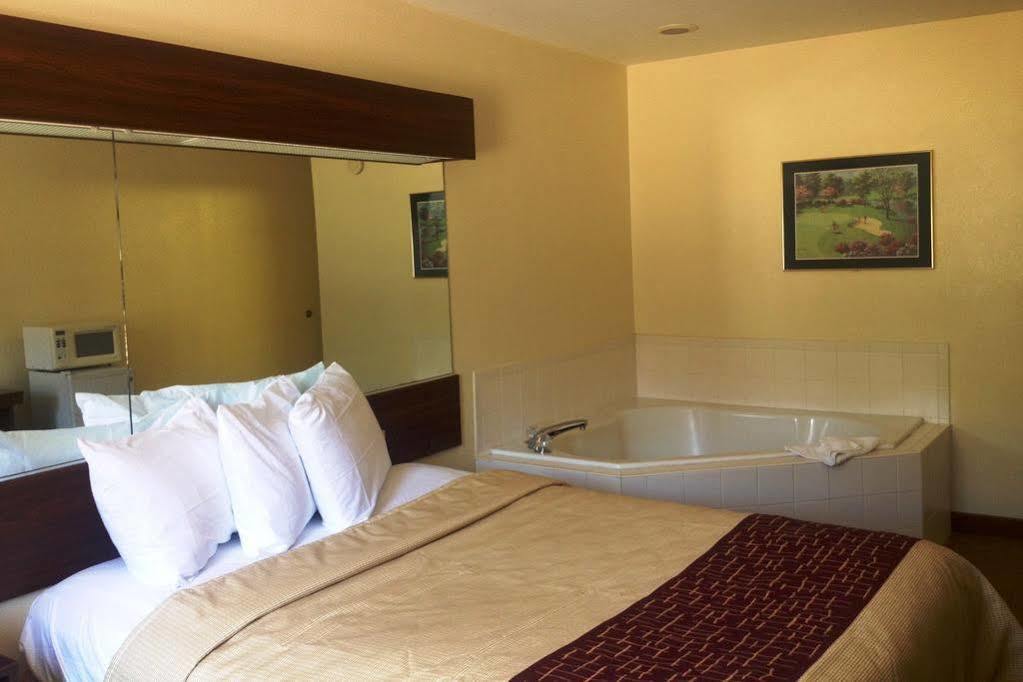 Quality Inn & Suites Augusta Fort Eisenhower Area Esterno foto