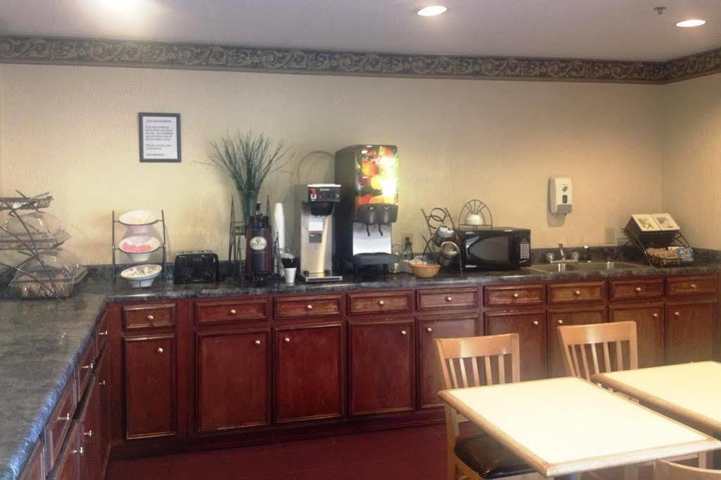 Quality Inn & Suites Augusta Fort Eisenhower Area Esterno foto